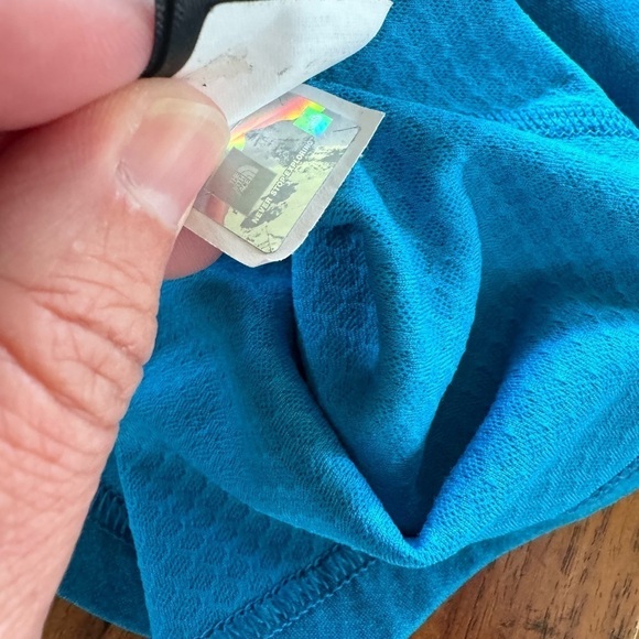 The North Face Men's Flashdry High Low Performance Long Sleeve Top / Large - Picture 9 of 10